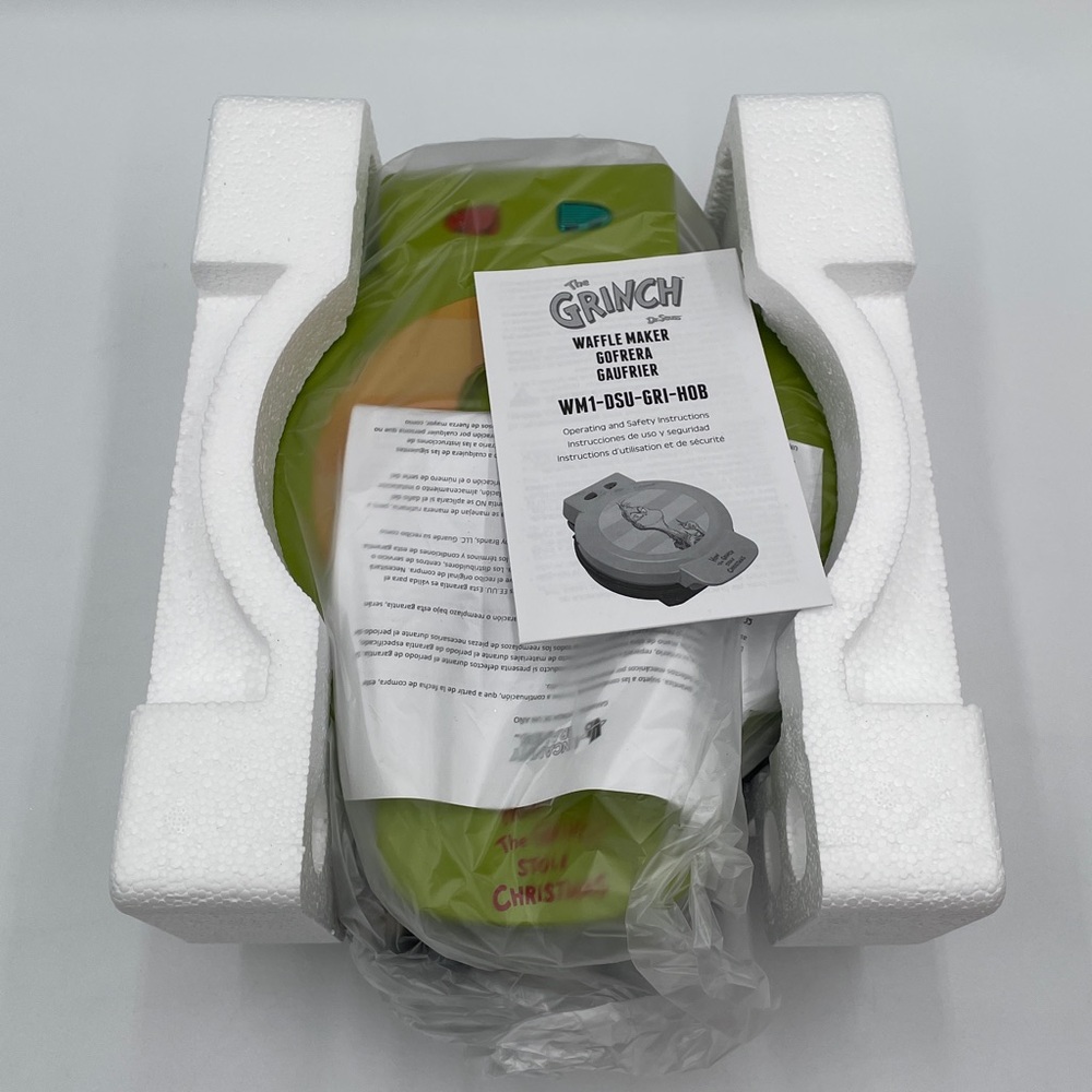 Grinch Waffle Maker Dr Seuss Non-Stick Plates - Picture 9 of 10